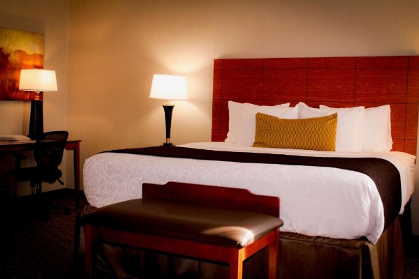 Best Western Plus Arrowhead Hotel image 15