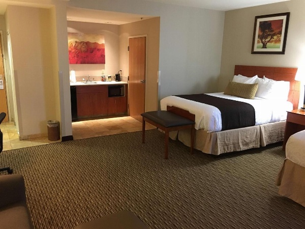 Best Western Plus Arrowhead Hotel image 6